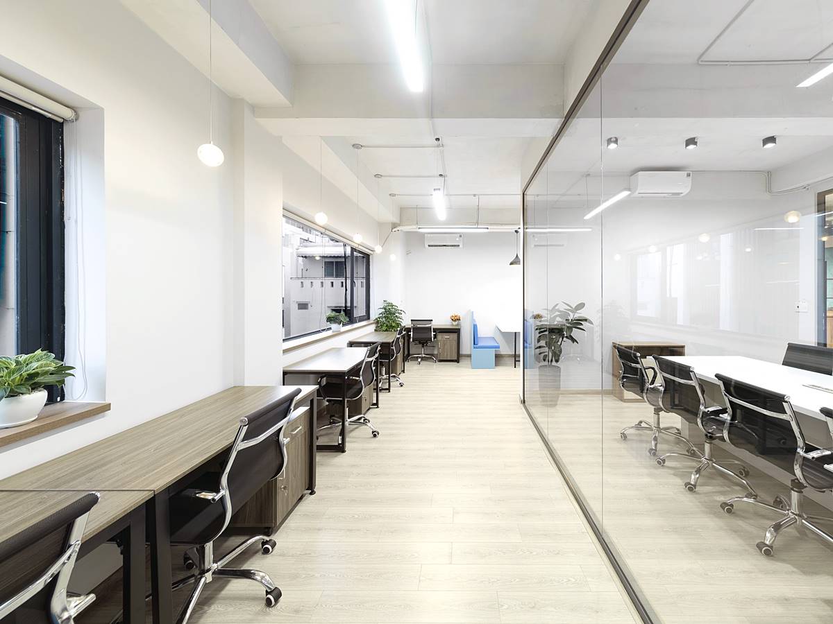 Văn phòng trọn gói tại Uniworks, 03 Ba Tháng Hai, Phường 11, Quận 10 - Vlook.vn