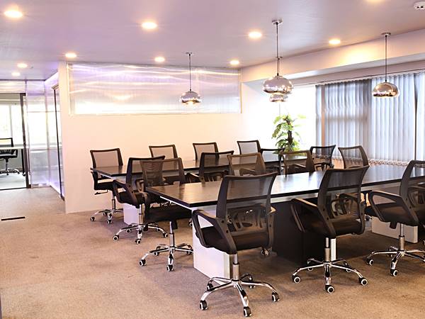 Văn phòng trọn gói tại Work Labs • Nguyễn Thị Minh Khai, 250 Nguyễn Thị Minh Khai, Võ Thị Sáu, Quận 3 - vlook.vn